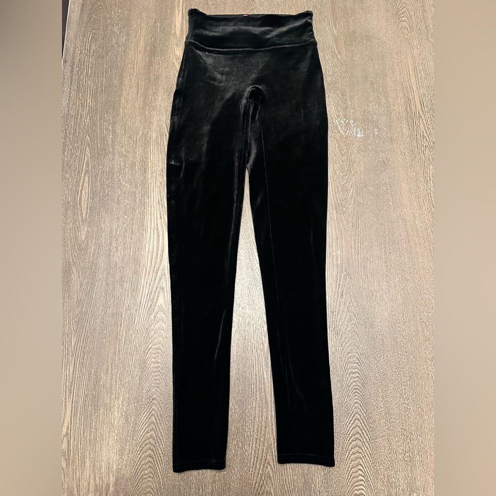 NWOT SPANX BLACK VELVET LEGGINGS - Size Small SKU:289